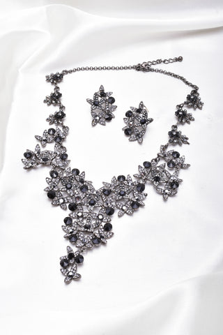 Elegant fancy flower shape crystal Necklace_3 colors