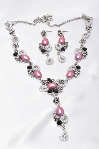 Vintage Pearl & crystal Necklace