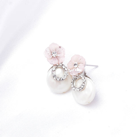 Elegant  Flower Mother-of-pearl Earring_2 colors