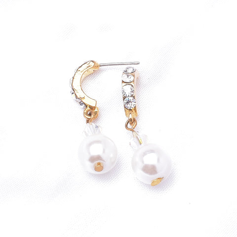 Charming Fresh Pearl & Crystal Hoop Earring