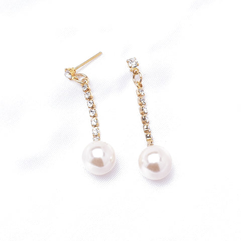 Charming Fresh Pearl & Crystal long Earring