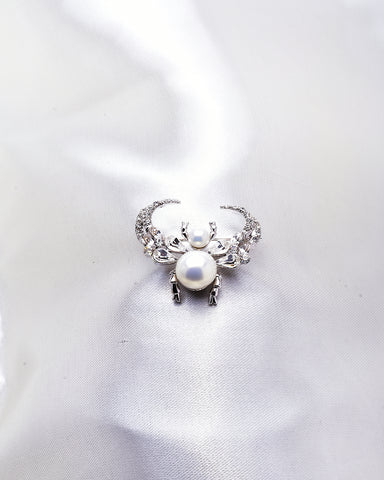 SPIDER CRYSTAL & PEARL BROOCH_2 colors