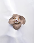 SCREW FLOWER SHAPE CRYSTAL BROOCH_3 colors