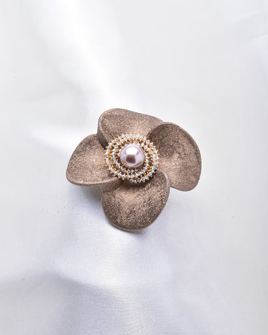 SCREW FLOWER SHAPE CRYSTAL BROOCH_3 colors